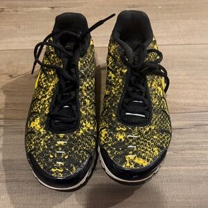 Nike Black and Yellow Women's Sneakers